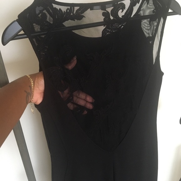 A little black dress - Picture 3 of 3